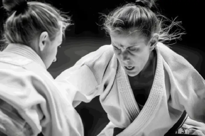 Jacareí abre inscrições para aulas gratuitas de Jiu-Jitsu para mulheres maiores de 18 anos